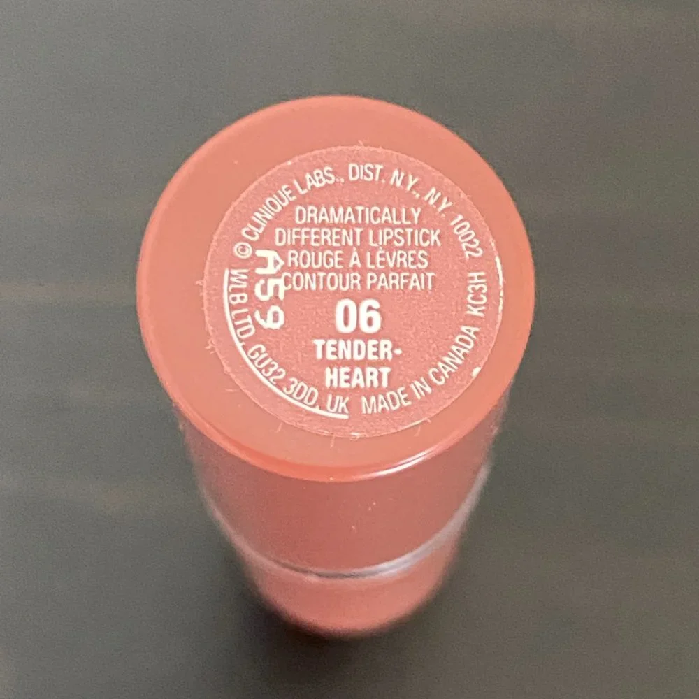 Clinique Dramatically Different Tenderheart lipstick